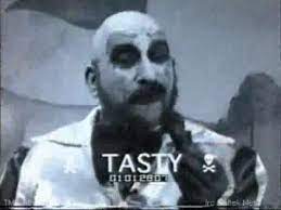..<a href="/choptopmoseley/">Bill Moseley</a> is coming to <a href="/SHOCK_STOCK/">SHOCK STOCK</a>!!!..haven't been since I had Sid Haig sign my tasty fried chicken finger flipper &amp; he called me too weird...
