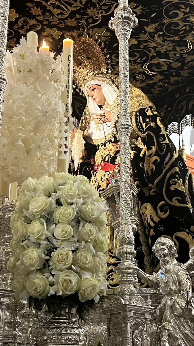 Semana Santa pasada por agua, una pena. Mucho trabajo y sentimiento detrás de cada paso. En este caso, Virgen de los Dolores en Tomares #SemanaSantaTomares24