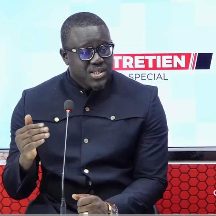 cheikhgseck97's tweet photo. Si j’ai un conseil a vous donner c’est de te protéger mystiquement 🧠
Mak gni daniy wax: « Adouna loo doug sik nèèn dingassi guénaat ak nèèn »
Certains te traitent de xénophobe ou raciste , mais moi je pense que t’es un vrai patriote.
@Tahirou_Sarr
#SenegalFirst 🇸🇳💪🏿 https://t.co/cV57IaER2S