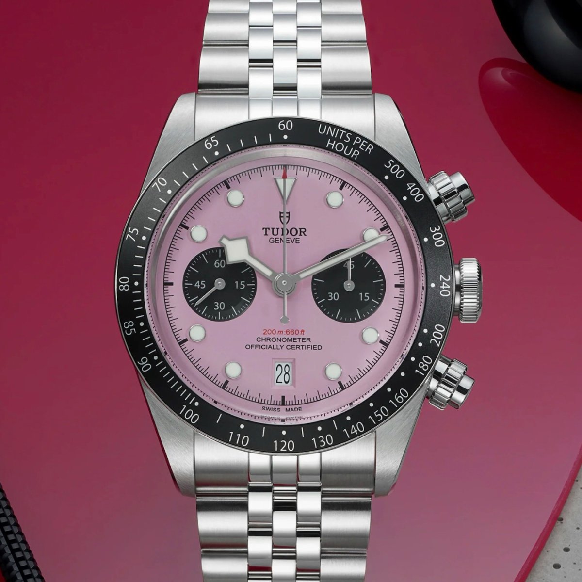 andrewm_watches's tweet photo. Yeah yeah, pink dial and all that is cool but what’s got my eye is the jubilee bracelet. Hot or not? 🔥

#tudor #tudorblackbay #tudorblackbaychrono #tudorwatch #tudorchronograph #chronograph #davidbeckham #intermiami #newwatch #pinkdial #watch #watches #watchcollection #hotwatch https://t.co/a8546x5tCA
