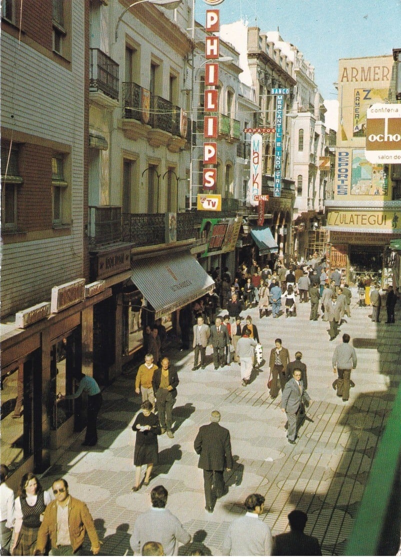 Calle Sierpes. Año 1978.