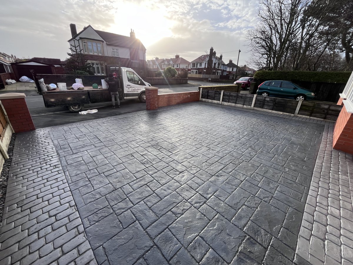 DRIVEWAYS #FYLDECOAST

Lots of off-road parking at this stunning pattern imprinted concrete installation in #ThorntonCleveleys.

Contact us for a quote.

#PoultonLeFylde #Thornton #Cleveleys #Fleetwood #Lytham #StAnnesOnSea #Kirkham #Garstang #Preston

northerncobblestone.com/Photo_Gallery.…