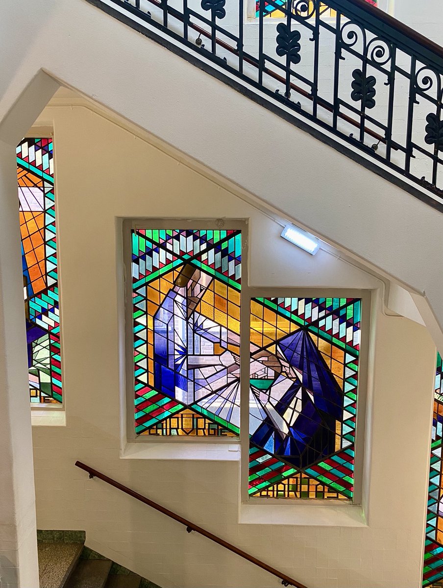 AadvanTongeren's tweet photo. Glas-in-loodramen in het trappenhuis van het voormalige Hippolytusziekenhuis in Delft (1934). Het ziekenhuis was gesticht door de zusters Augustinessen. https://t.co/Rp8vbtDrlh