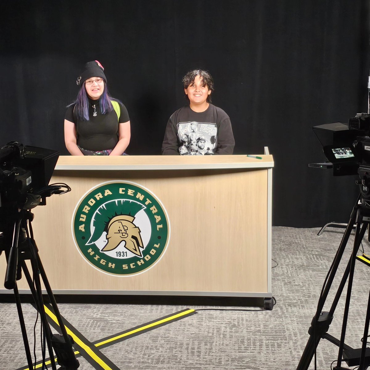 burrellartsk12's tweet photo. We love ❤️ being a K-12 Campus! Today, our current 7th graders had the opportunity to walk over to Burrell High School/Central to shadow current high school students in their studios.
#BurrellArtsk12 #WeAreCreators #campus #visualandperformingarts #middleschool #shadowing https://t.co/Bm3zhrrQDw