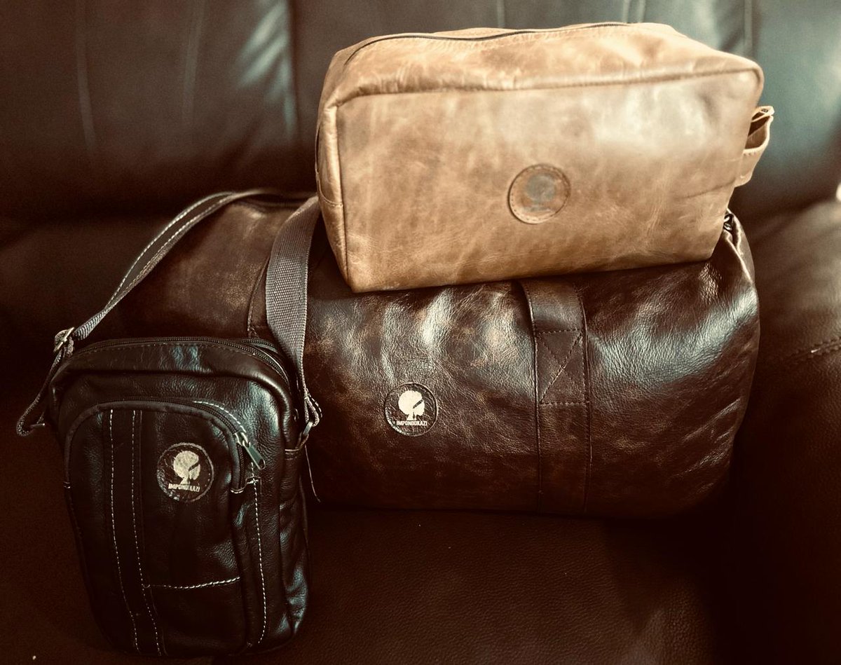 fanele_fs's tweet image. My travel range for Two Oceans sorted.....genuine leather provided by @CneSicwetsha ...#RunningWithTumiSole #ConquerTheCurrent