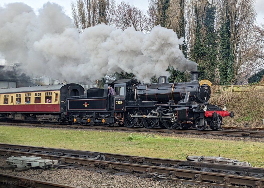Passenger trains continue tomorrow Friday 29th March 2024 with BR Standard Class 2 78019 and a Diesel Railcar in service. We're also running trains on the Mountsorrel Branch on Friday, and our 'Kids for a quid' promotion is on too! buff.ly/43QCxGp #GreatCentralRailway