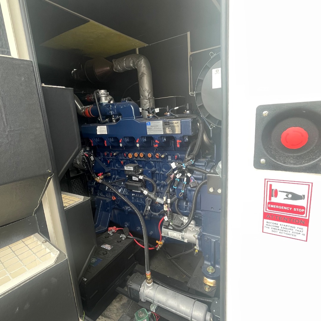 GoPowerGen's tweet image. 🔋💨 Ready to roll! Our 125 kW Triton Natural Gas Generator, powered with a PSI Engine 8.8 LT, is primed to back up a State Services Company. Eco-friendly and efficient, it&apos;s the ideal choice! Secure yours now! ♻ 
.
#GreenPower #ReliableBackup #NaturalGasGenerators