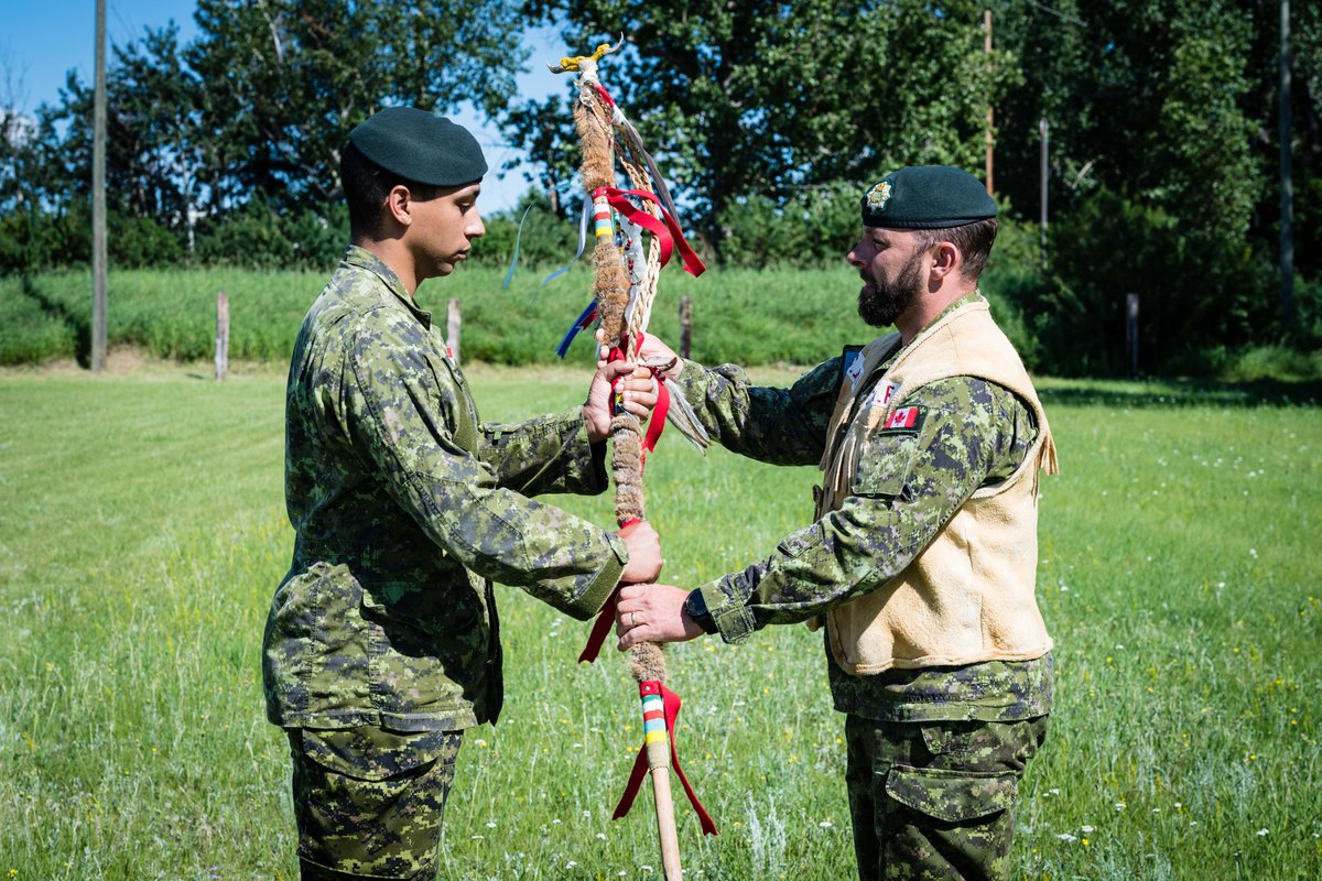 On National #Indigenous Languages Day, I’m grateful for the champions keeping our languages alive by passing them on to new generations. As we say in Wendat: tisetahah (stand up) and satatiah (speak)!