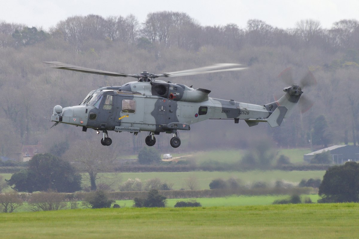 Photo-ship, Westland Wildcat AH1 ZZ520 arriving back to Middle Wallop after the Apache farewell fly past! 🚁🇬🇧

<a href="/armyflying/">ArmyFlyingMuseum</a> <a href="/ArmyAirCorps/">The Army Air Corps</a> <a href="/MISPhotography_/">MIS.Photography</a> @scottyc298 @CNPics