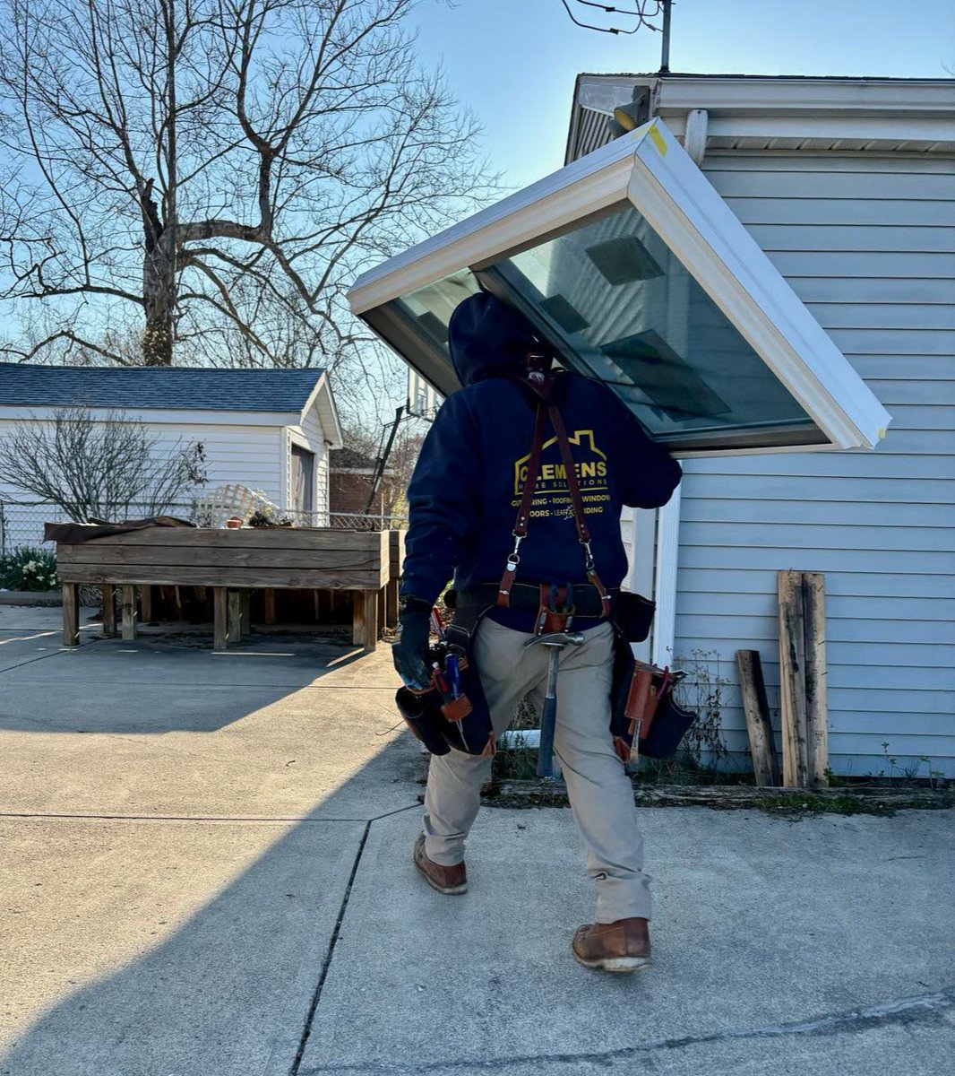 Just our installation crew doing what they do best... The guys had a big window project assigned to them today... Be on the look out to see a video of the crew working together to get this work completed👀
#windowinstallation #newwindows #anderson #indiana