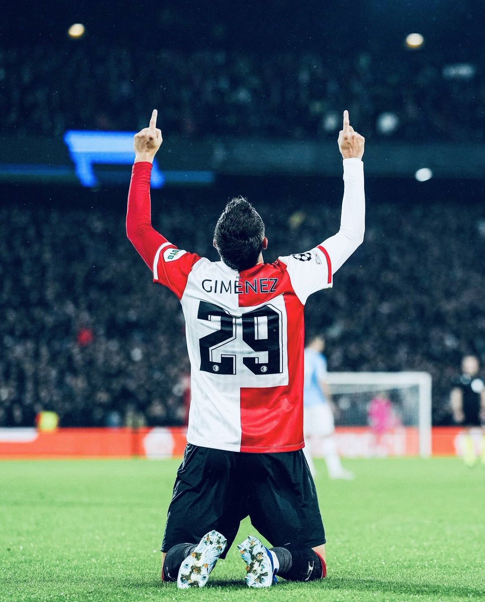 Lots of teams in need of a new #9 come the summer9️⃣ A bagsman to lead the line capable of holding up the ball, linking with attackers, instinctive finishing, physical, a threat in transitions🎯 Feyenoord’s Santiago Giménez ticks every box🇲🇽✔️ An underrated option👀 [THREAD]