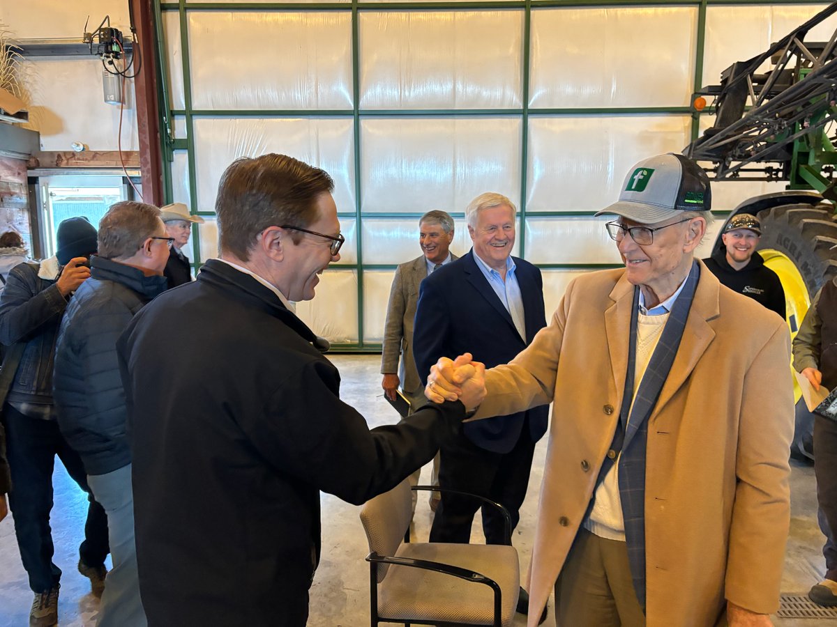 Toured Finley Farms in Edgerton yesterday with @RepDavids, @DepSecXoch, @SenPatRoberts & @KansasDeptofAg Secretary Beam. Agriculture fuels the state's success, & seeing the Finley family's dedication firsthand as they work to feed families and drive our economy was inspiring.