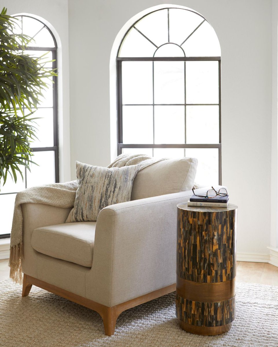 CyanDesignHome's tweet image. Capturing Cairo&apos;s essence and inspired by the Great Pyramid, the Cairo accent table is a masterpiece of craftsmanship. Assembled with a mosaic of faux horn triangles, each accent table uniquely displays vibrant variations. ✨🏛️

 #cyandesignhome