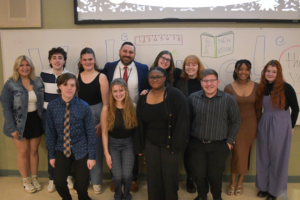 Celebrating E1B Future Educators 📚✏️ Congratulations to our New Visions Education Pathways students that presented at Buffalo State University during the 2024 Student Showcase! Your passion for education shines bright! #NewYearNewVisions Learn more: e1b.org/en/k-12-educat…