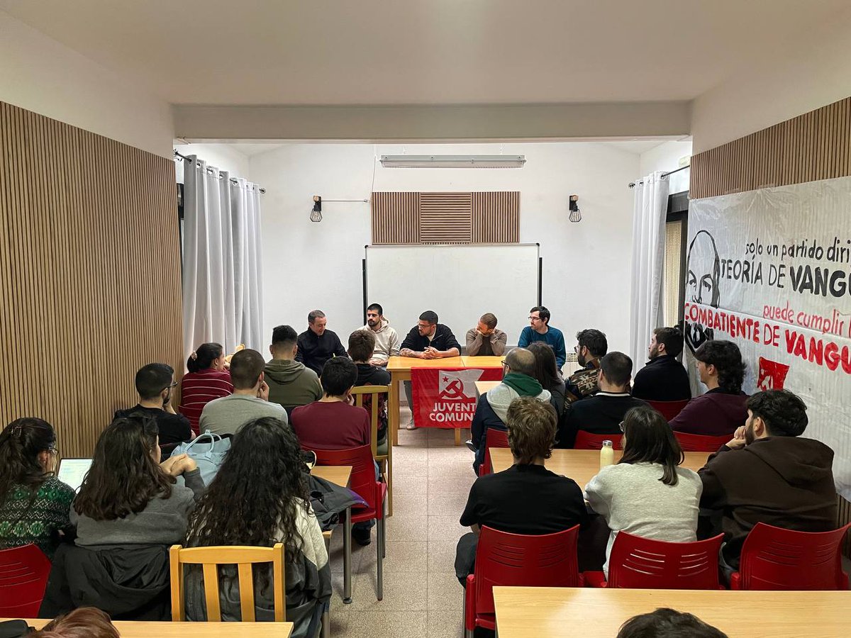 🚩Hoy los cuadros de dirección de la Juventud Comunista nos reunimos en la I Escuela Central de Cuadros Manuel Sacristán.