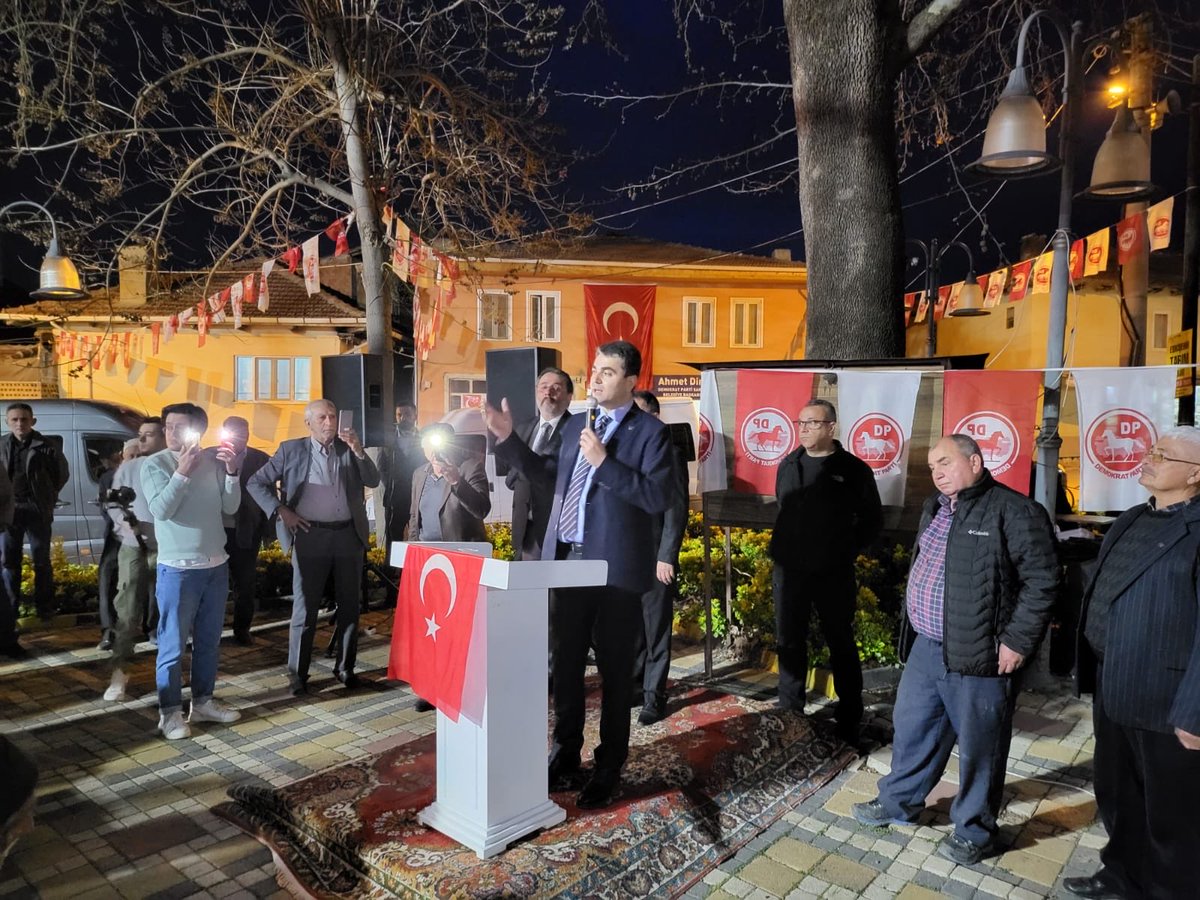 Bu akşam Eskişehir-Sarıcakaya İlçesinde Belediye Başkanı Adayımız Ahmet Dinçer’in iftar davetine katıldık. ‘İç Anadolu’nun Çukurovası’ diye tarif edebileceğimiz bu güzel ilçemizde kadını-erkeği alınteri döküyor; bereketli oldun inşallah! #SözYenidenMilletin