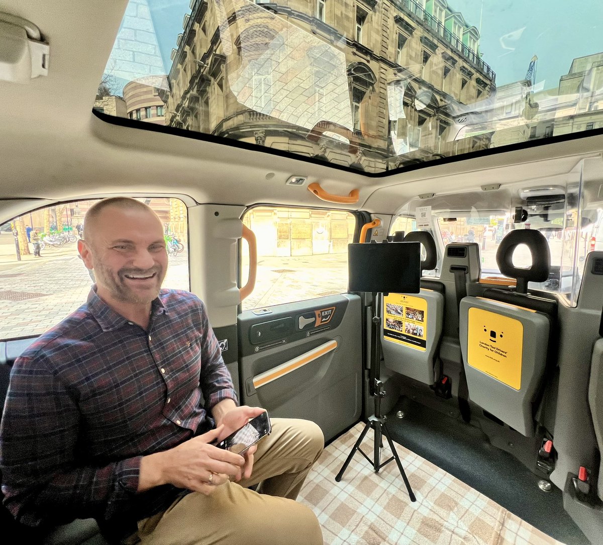 Great to meet <a href="/seanpaulday/">SEAN PAUL DAY</a> <a href="/LondonTaxiRadio/">London Taxi Radio</a> &amp; to record an interview of why I am campaigning on behalf of taxi passengers &amp; users to lift restrictions on black cabs at Bank Junction in <a href="/thecityofldn/">The City of London</a> 

Lifting restrictions will increase availability of black cabs needed for:

-