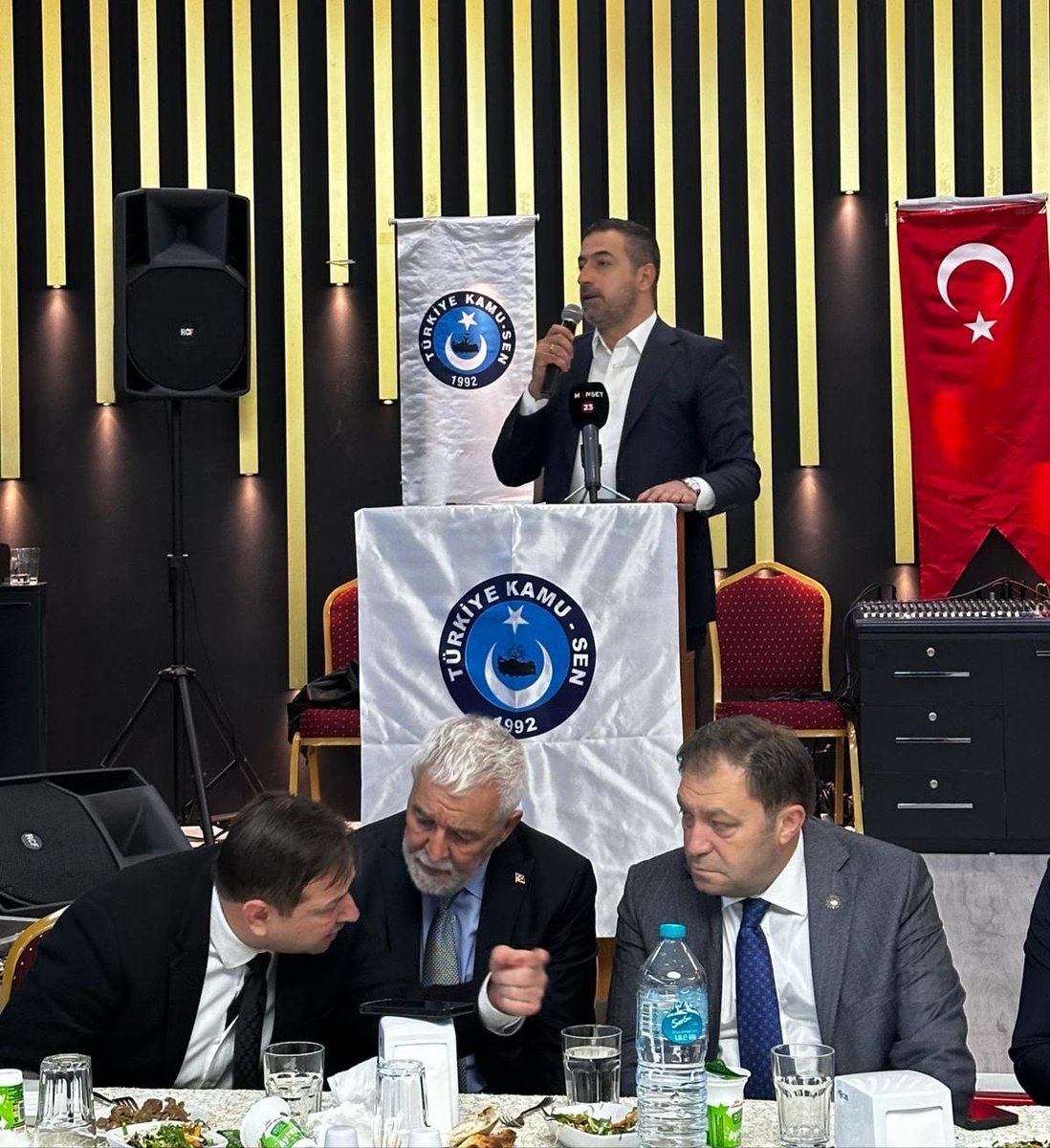 Hoşgörüyü ve birlikteliği paylaştığımız bu günlerde Türkiye Kamu-Sen’in kıymetli üyeleri ile bir arada olmak çok güzeldi. Yoğun katılımları ve gönülden destekleri için teşekkür ediyorum. 31 Mart’ta Elazığımız hedefine ulaşacak. Belediye Başkanımız Doç. Dr. Murat Aygen olacak.