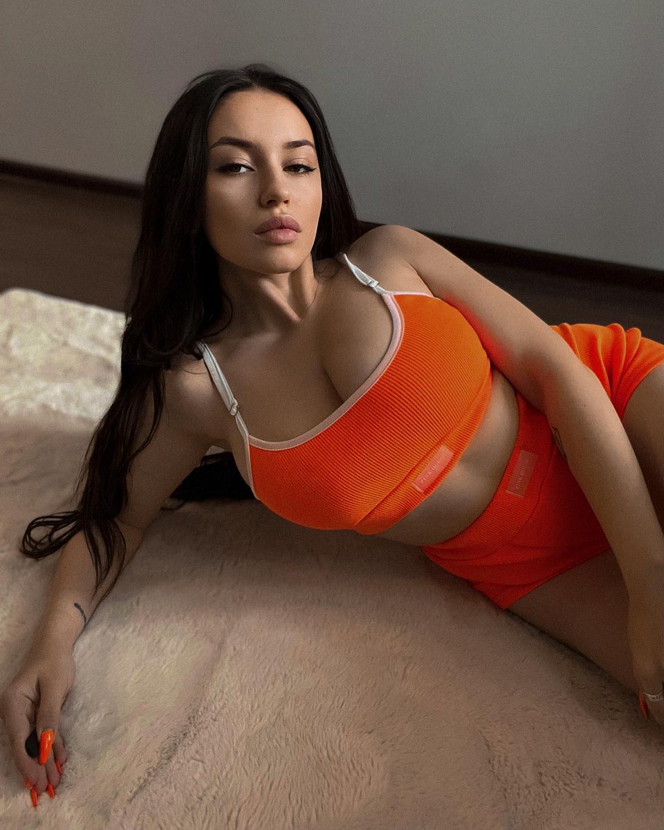 лайк + ретвит = фоточка в директ ❤️

#нюдсочетверг