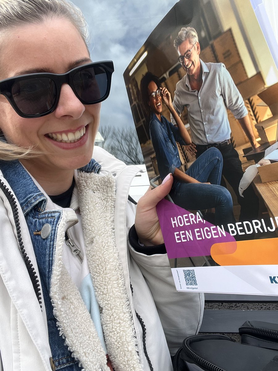 MissCarlaD's tweet image. Officially!!! I’m a classroom design consultant 🤯🎉🙈
Nervous and excited. And my principal said: The best days of your life feel like this. @paulabaxter67 #freelancer #classroomdesign