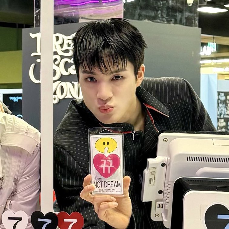 뽀야 🥹 아커여워