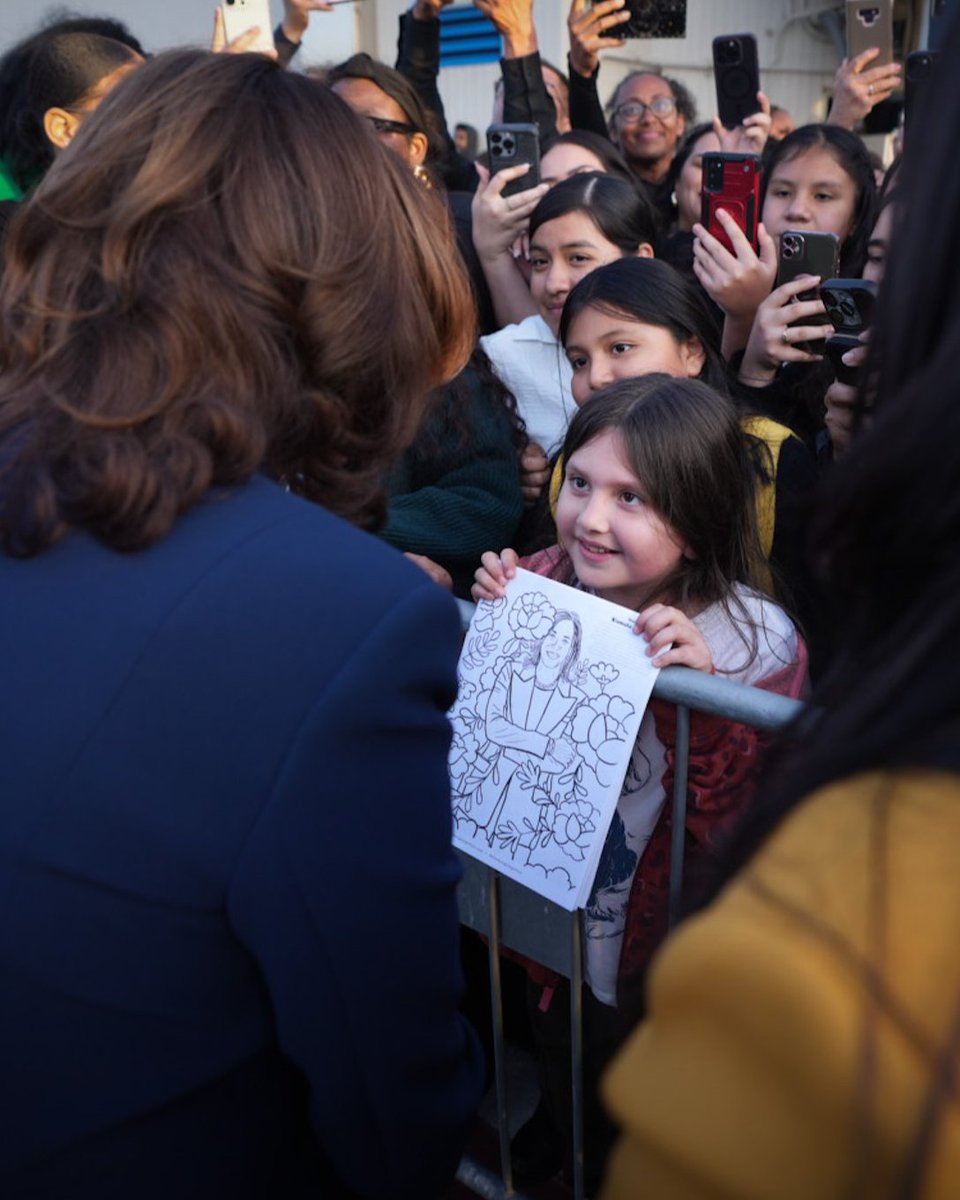 Construyendo un mundo digno de los sueños y metas de todas las mujeres y niñas.