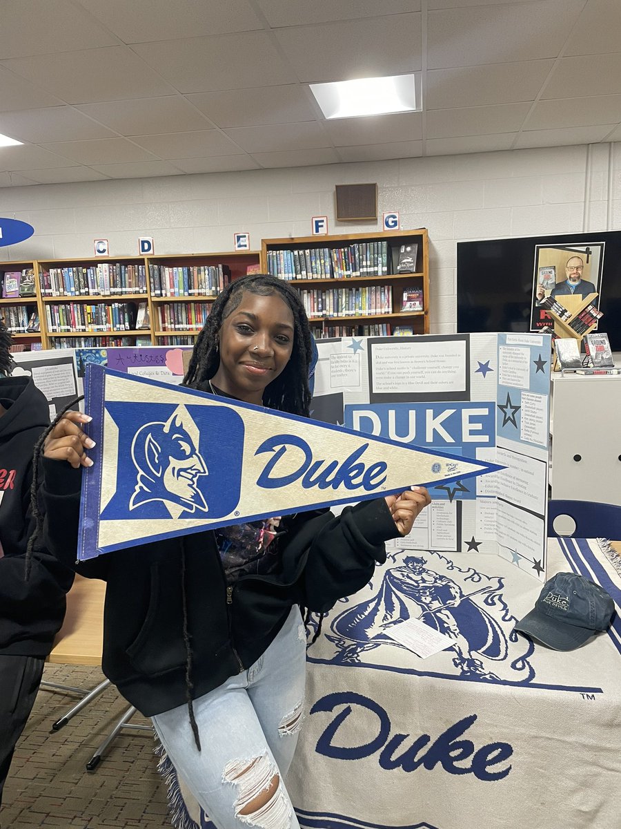 Plaza Middle tweet media