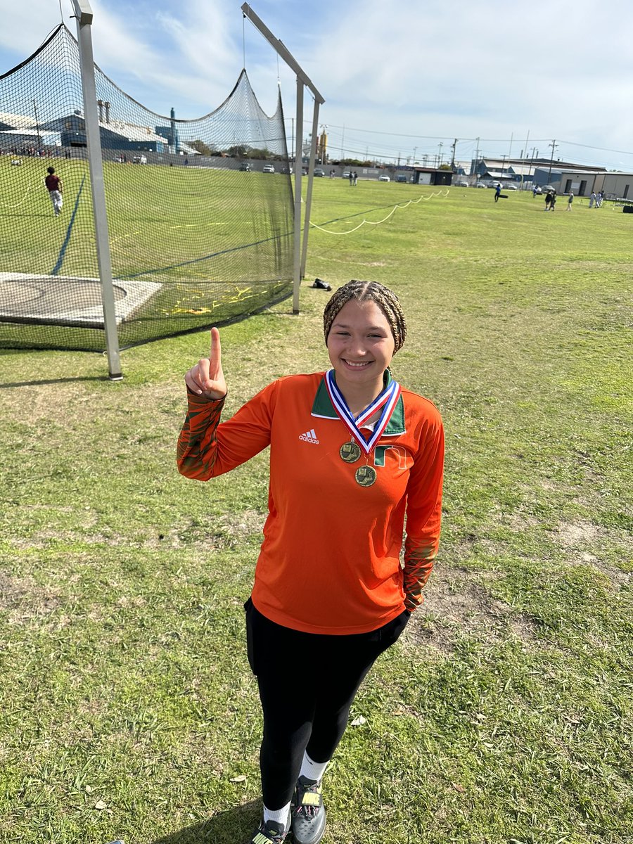 NaamanRJTTrack's tweet photo. What great day yesterday.  The JV district meet throws was good to the Forest. 3 Gold Medals and 2 Bronze.  And 7 PR's. https://t.co/NOnMeXCtAp