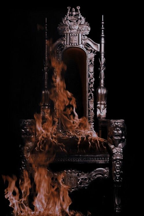 PetitAkuma's tweet image. ✨Describe la historia que hayas escrito o estés escribiendo en 4 imágenes y pon el nombre del proyecto/libro

#ProyectoM