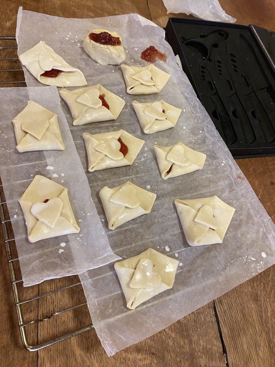 Ensuring our pupils experience extracurricular activities is important at YMS, & baking is always popular! Our C3s (Year 9) recently baked ‘Liebesbriefe’ meaning ‘Love letters’ for our Valentine's cake sale in February, & our B1s (Year 10) made cinnamon rolls for Easter! #YMS