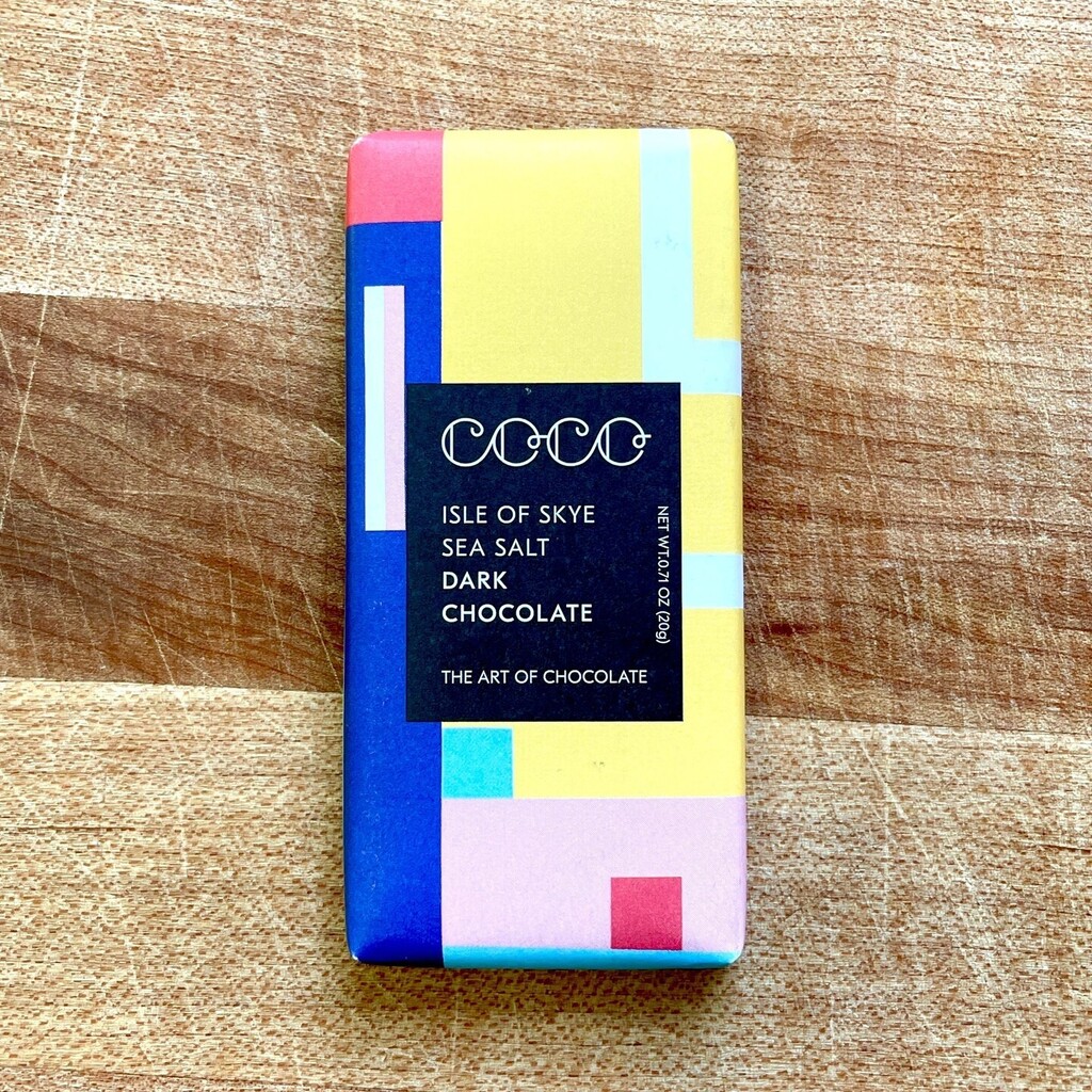 Coco Isle of Skye Sea Salt Dark Chocolate (61% - Colombia) opens with a cool mineral flavor. It develops a vegetal note reminiscent of cooking oil (not in a bad way) before opening up to nuttier flavors with a bit of cocoa and coffee. They've got a deft … instagr.am/p/C5D-pYmM2Hw/