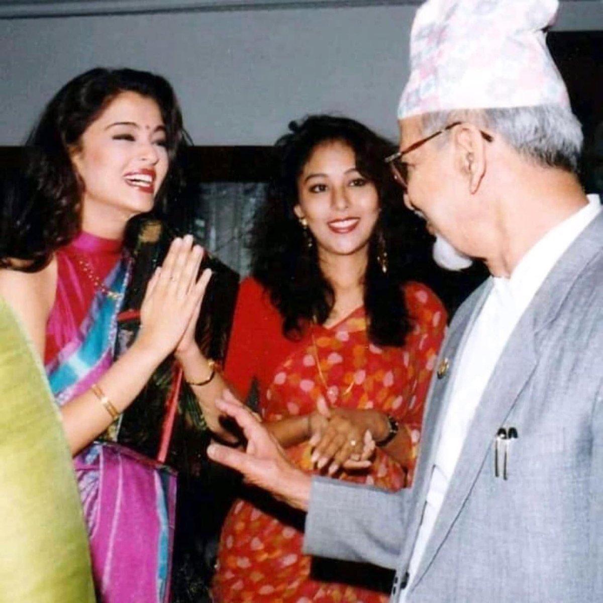 Miss World 1994 and Bollywood actress Aishwarya Rai during her visit in Nepal with Miss Nepal 1994 Ruby Rana and the then Prime Minister of Nepal Man Mohan Adhikari. 😮

Photo: Pageantry Nepal 
#missworld #History #nepal #nonextquestion