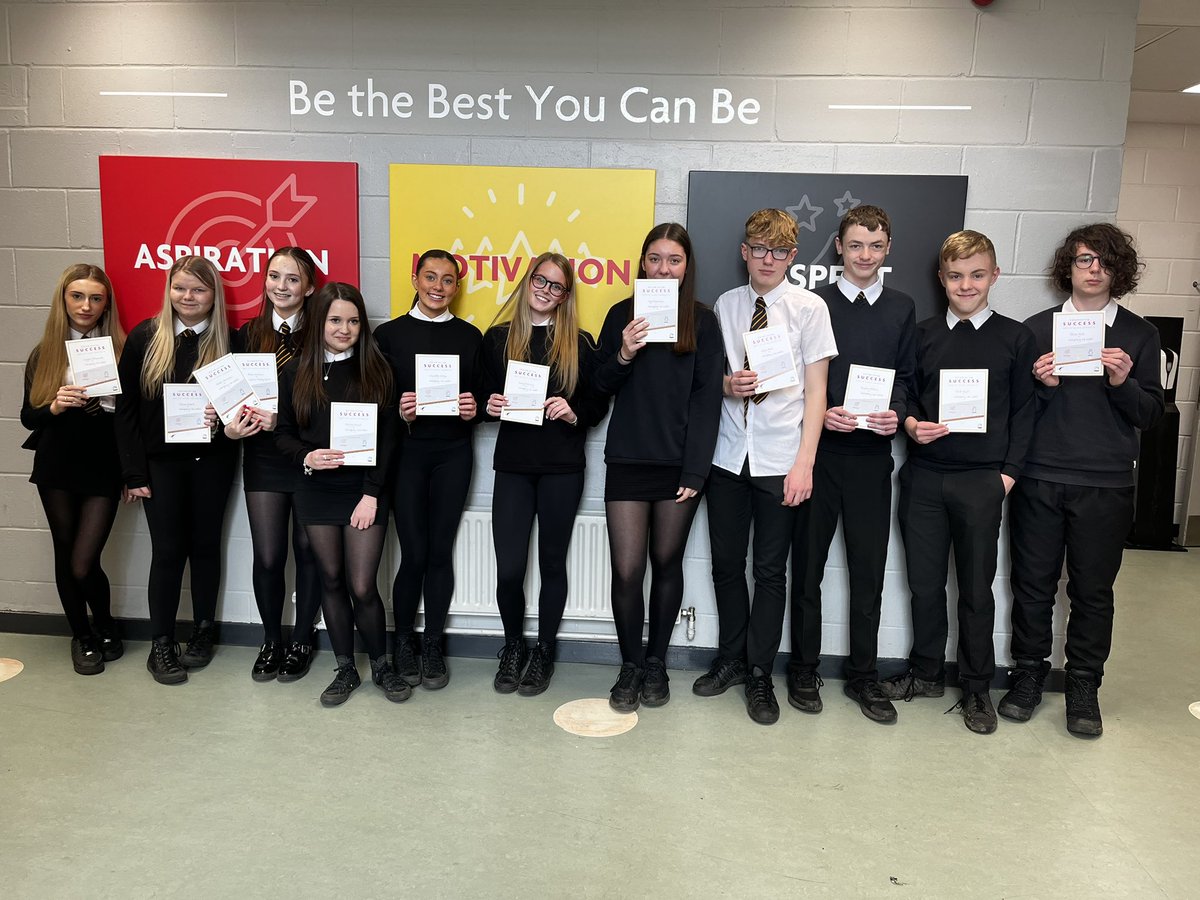 Some of our our S3 Forth House pupils recognised as exemplary role models! @Boness_Academy 🌟 🌟 🌟 #aspiration