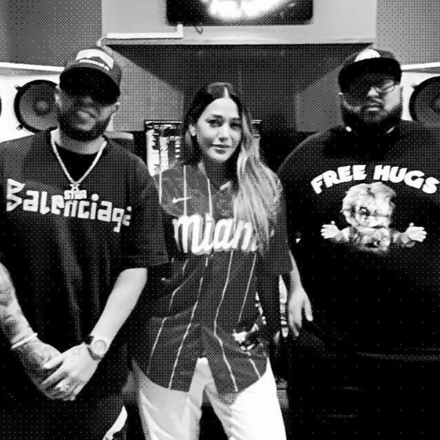 Farina está em Miami trabalhando em novas músicas, como mostrado via Instagram de White Star e Jorge Quintero. Ambos produtores, indicados ao Grammy, têm trabalho com artistas como: Mariah Angeliq, Pitbull, Daddy Yankee e J Balvin.

— Seu novo álbum está previsto para este ano.