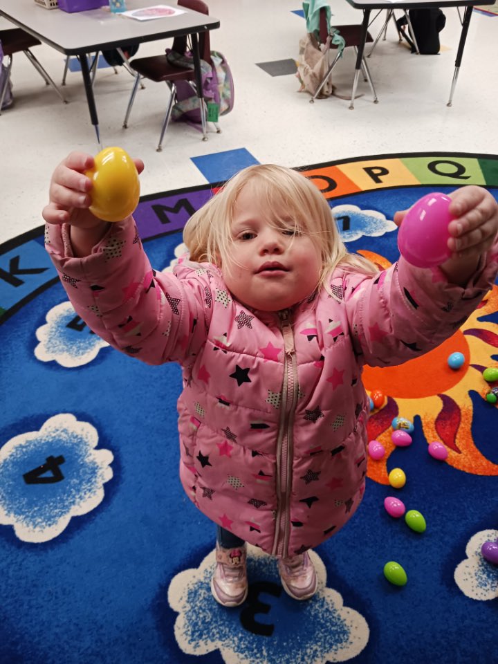 DoMo2818's tweet photo. Easter egg time in PreK #wearecucps #ccesdukes https://t.co/7NSqljetCl