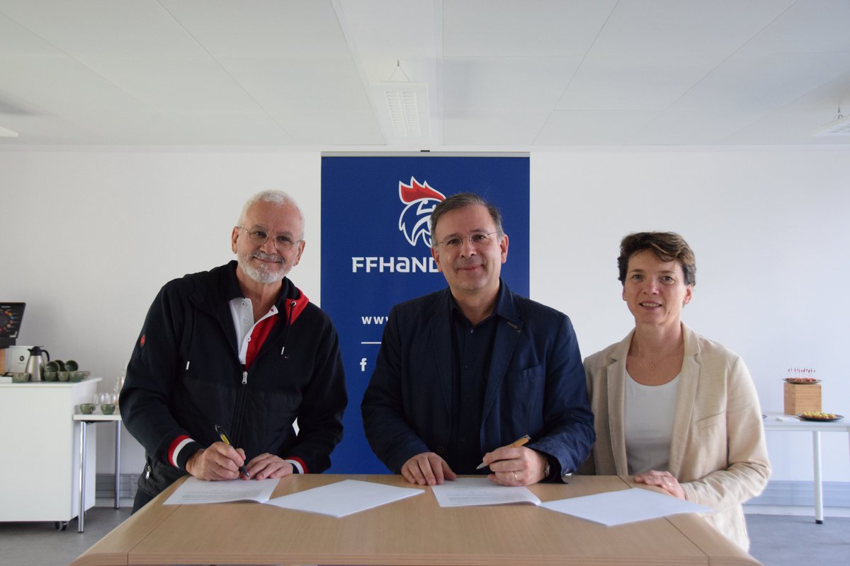 🤝Le #Cned et la @ffhandball unissent leurs forces pour former les champions de demain ! Une collaboration essentielle pour leur permettre de concilier performance sportive, réussite scolaire et épanouissement personnel.🌟 ➡️cned.fr/espace-presse/… #handball #éducation