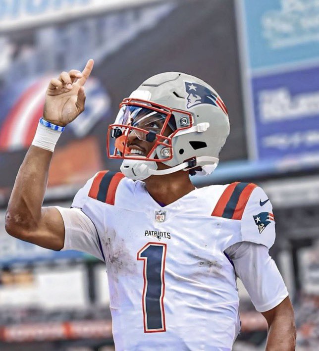Savageboston's tweet photo. Jayden Daniels on playing in the shadow of Tom Brady in New England: 

"I played in Death Valley after Joe Burrow. I feel like I’m ready for anything. I’m a game-changer."

👀🔥 https://t.co/9qNHIK1YYO