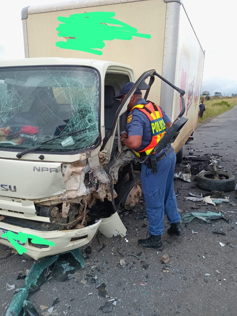 Eastern Cape - R61 Route: #CRASH Head-On near Bizana