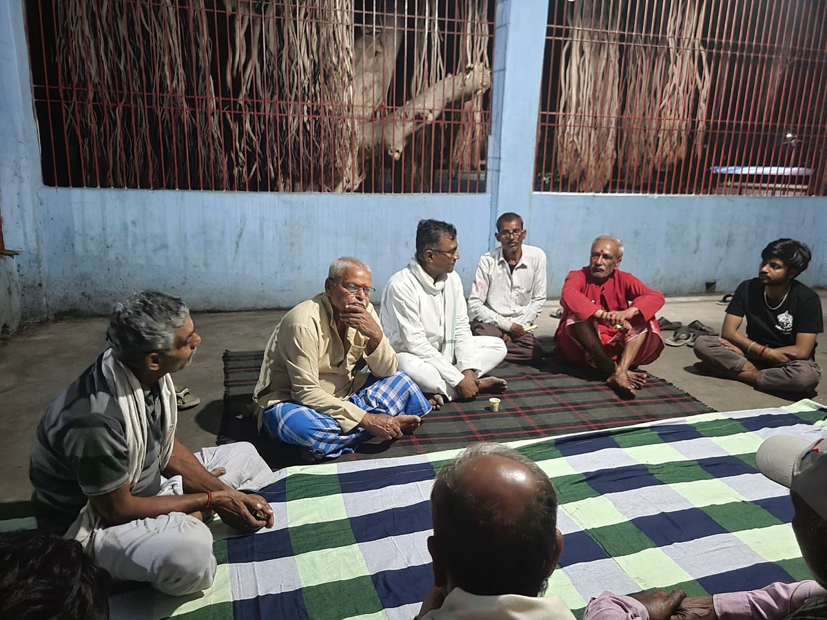 BikashKumar's tweet image. बेनीपट्टी प्रखंड में समदा पंचायत और धनौजा गांव में स्थानीय लोगों से मुलाकात की और आगामी आम चुनावों को लेकर अपने विजन को साझा किया। साथ ही, मधुबनी में बदलाव के लिए वोट करने की अपील की।

#BikashKumar
#BikashKumarMadhubani
#BikashKumarLoksabhaMadhubani…