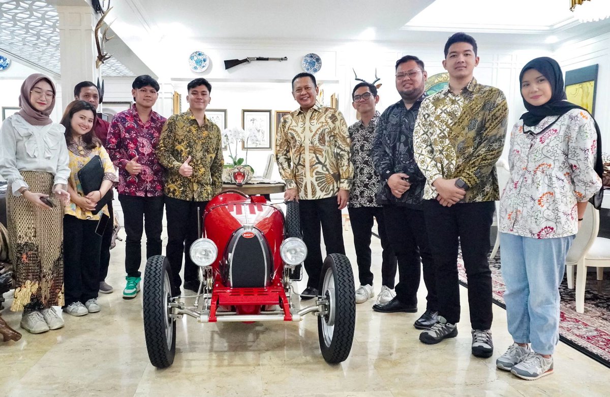 Terima Universitas Indonesia (UI) Supermileage Vehicle Team, Ketua MPR RI sekaligus Ketua Umum Ikatan Motor Indonesia Bamsoet Dorong Pengembangan Kendaraan Listrik Indonesia.
Selengkapnya : imi.id