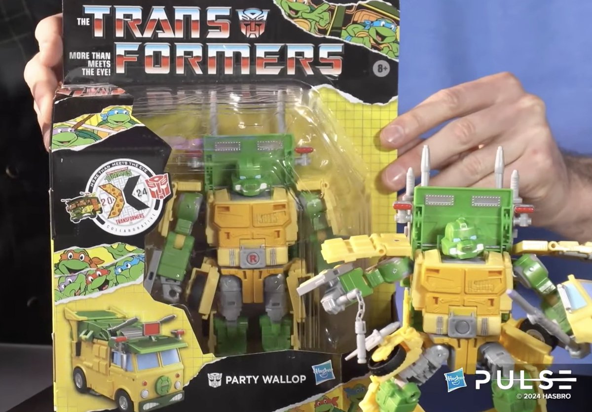 Unfortunately had to miss the Transformers stream but here's a look at Party Wallop's packaging: