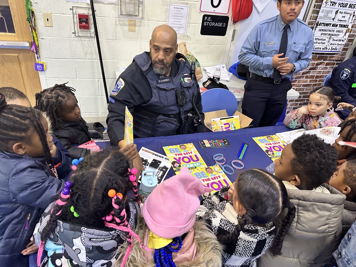 The 3D Outreach Team participated in the Cleveland Elementary School Career Day at 1825 8th Street, NW. The officers engaged with the children, teachers and staff and shared safety tips with them as well. #DCPoliceCares❤️🚔
