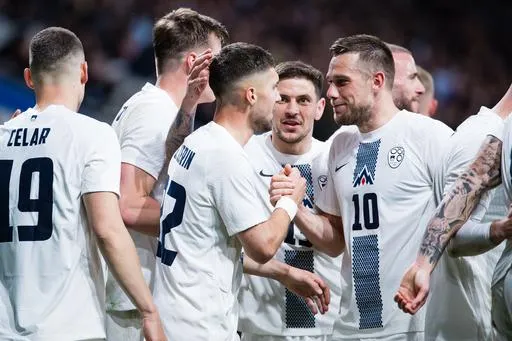 ZogaBonitoSLO's tweet photo. Pišem o ugotovitvah po torkovi zmagi @nzs_si. Kdo je glavni motor slovenske igre in zakaj lahko tekma vliva optimizem pred EURO-m? 👇🇸🇮⚽️:
https://t.co/3EyF86fZ6E https://t.co/hApRxrsnqC
