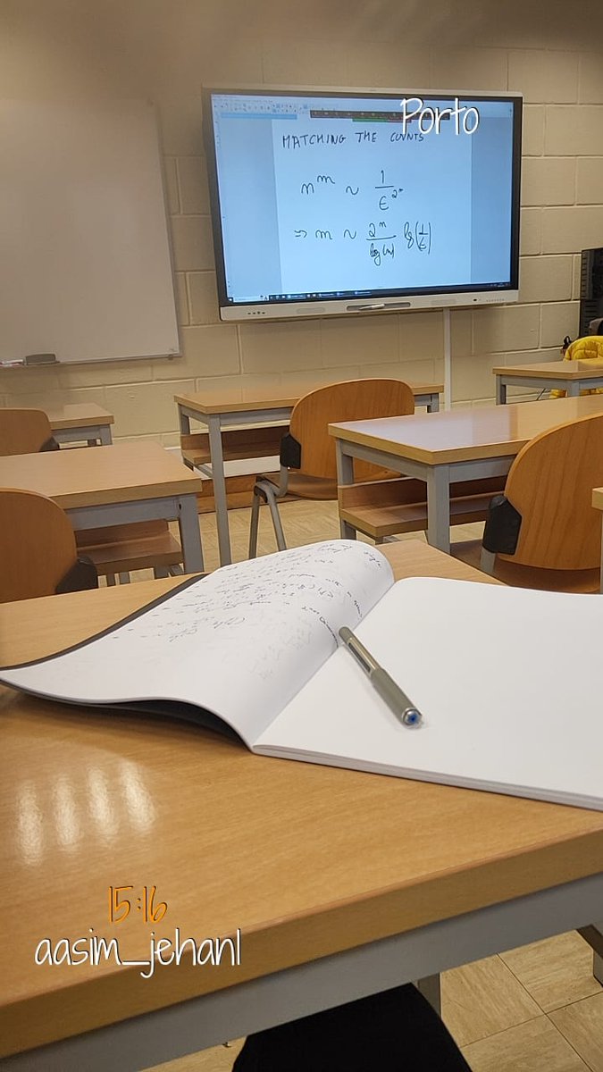 aasim_ghafoor1's tweet image. I just submitted my essay and report on quantum computing for my PhD in physics. Turns out, explaining quantum mechanics is like trying to catch a neutrino – elusive, mind-bending, and occasionally, you're not sure if it even exists! 🤯📝#PhDlife #QuantumComputing #PhysicsHumor