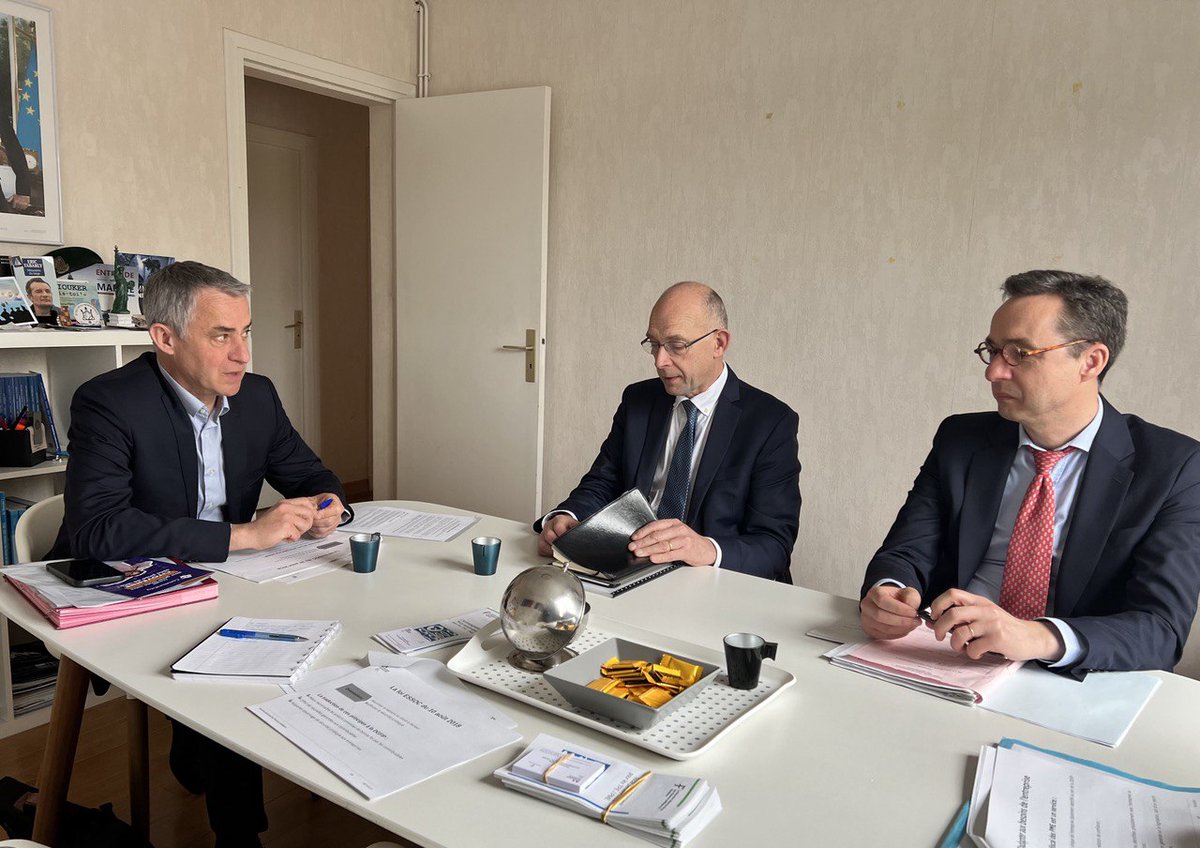 J_M_Jacques's tweet photo. [📓Aux côtés des #PME]
Cet a-m j’ai reçu M. Merle, directeur des Finances Publiques du #Morbihan.
👤Il m’a présenté une déclinaison de terrain de la loi « #ESSOC » , à travers le déploiement d'un nouveau service d’accompagnement fiscal personnalisé à l’attention des #PME #TPE https://t.co/Vln92lOwxs