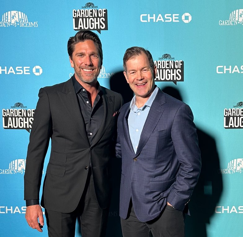 30🙏🏼35 Fun night last night at @TheTheaterAtMSG Incredible lineup for Garden of Laughs raising over 2 million dollars for @gardenofdreams Life is better when laughing