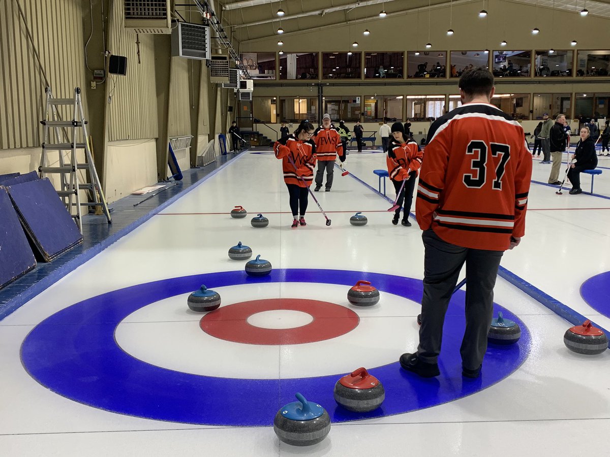 WCA Members are having a great day at the rink at our Annual Curling Bonspiel 🥌