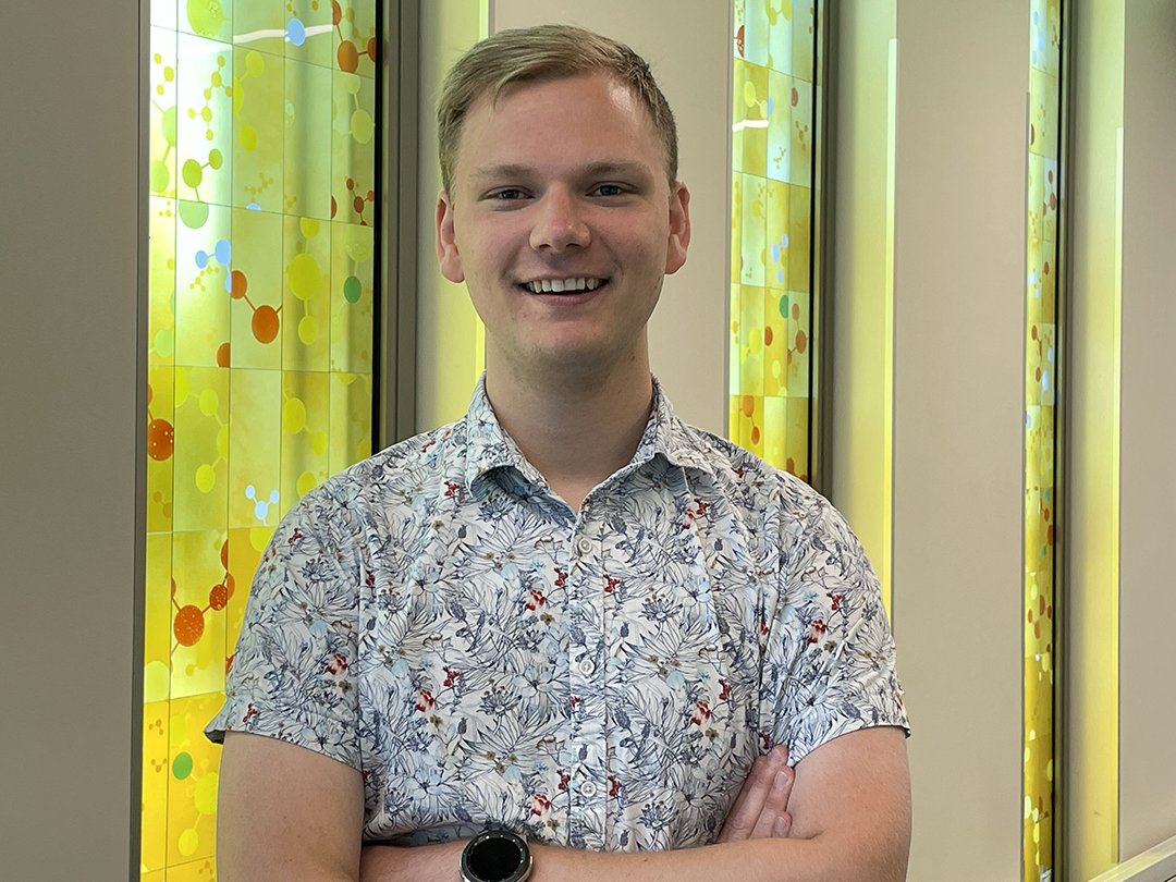 The UMD Swenson Summer Research Scholarship is one of the many scholarships available at the @UMNDuluth. Matt Wittmer is one of the recipients of this scholarship and is using it to modify medicine aimed at treating cancer patients. Make a gift today! bit.ly/3VD1fIN