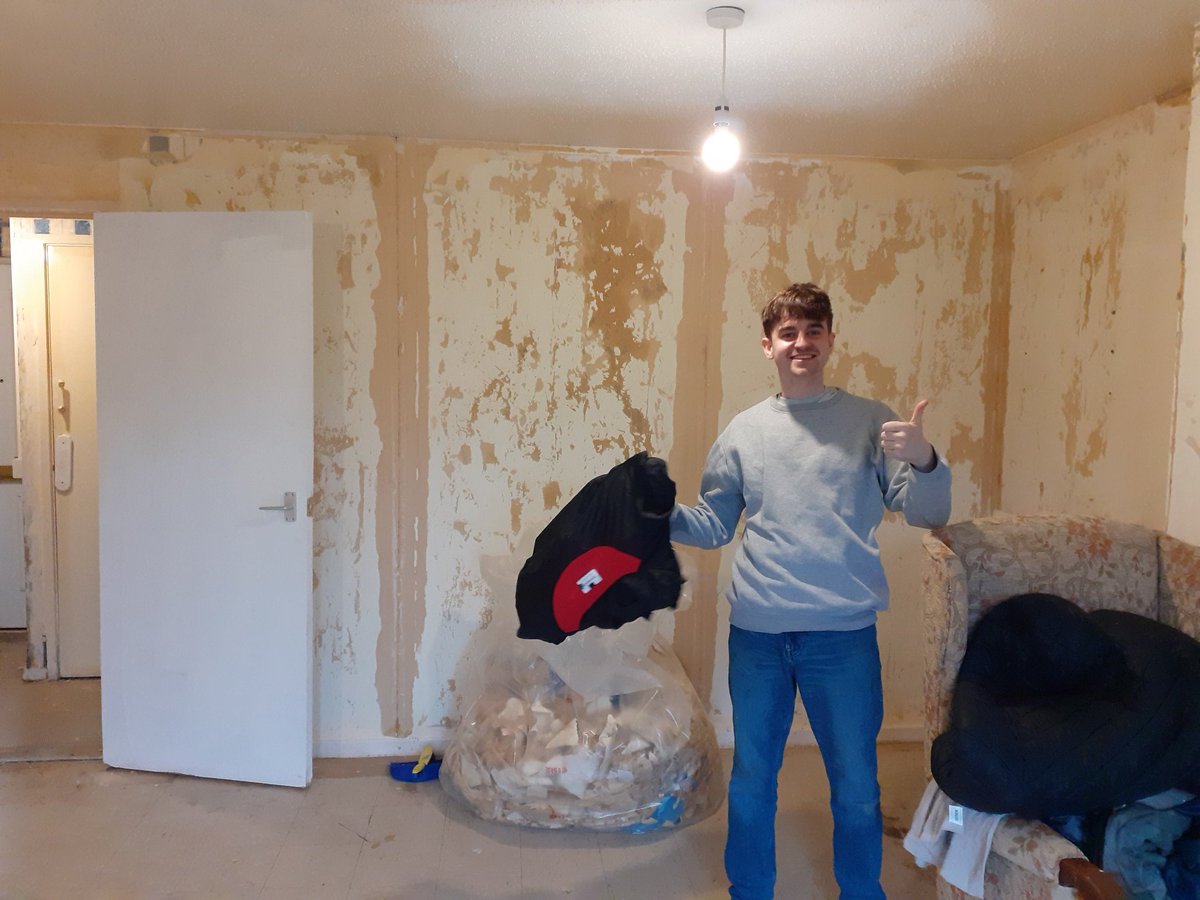 WYCCP DIY Dream Team!! Last week one of our service users received the keys to his own accommodation, so this week some of our staff and volunteers went to help with some good old DIY. Team work makes the dream work!