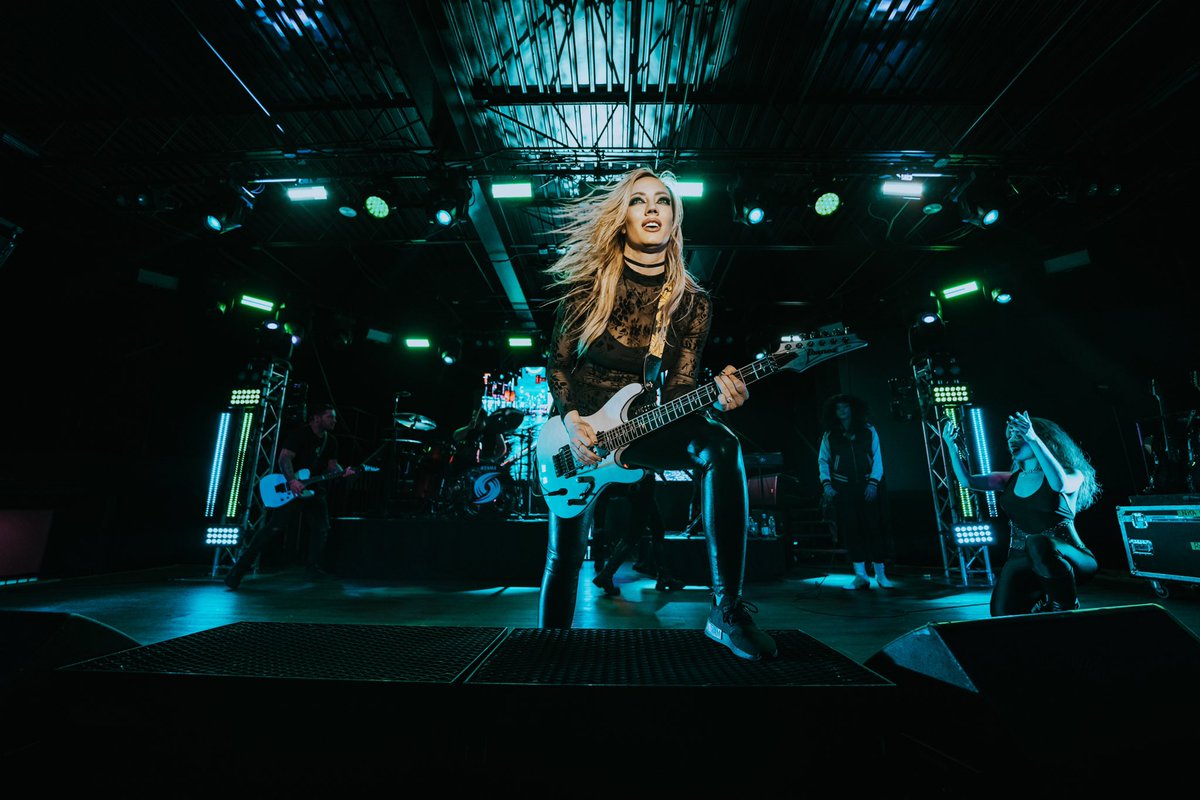 ARKANSAS!! We have landed and we are so excited to be here tonight in Fort Smith at @TempleLiveFSm! This is the second to last show with @DIAMANTEband & @STARBENDERS so let’s make it one to remember! 📸 @edwin_daboub